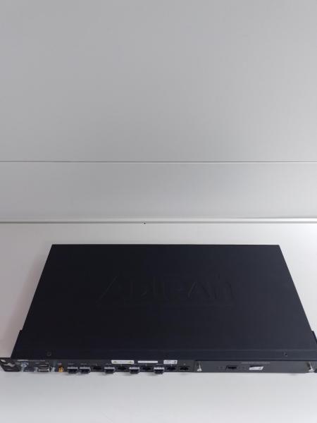 Adtran NetVanta 4660 Glasfaser Router mit NetVanta Carrier Ethernet Quad SHDSL EFM Module